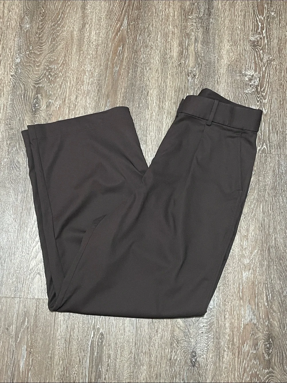 EUC Lululemon Pleat-Front High-Rise Trouser *Short. Color Espresso. Size 6